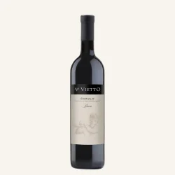 Flaske af Ravera Barolo DOCG 2019 fra Vietto i Barolo, Piemonte, Italien.